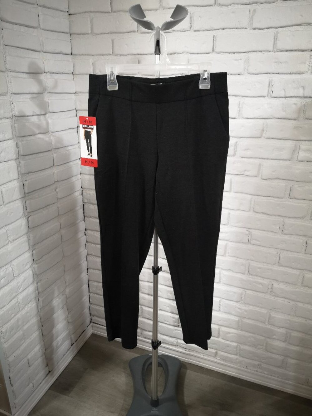 NWT Kirkland Signature Ladies Size Medium Charcoal Pull On Style Ankle Pants
